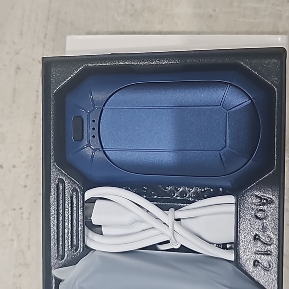 NWOT Dnaleao | 2 Pack Electric Portable Hand Warmers - Picture 3 of 7